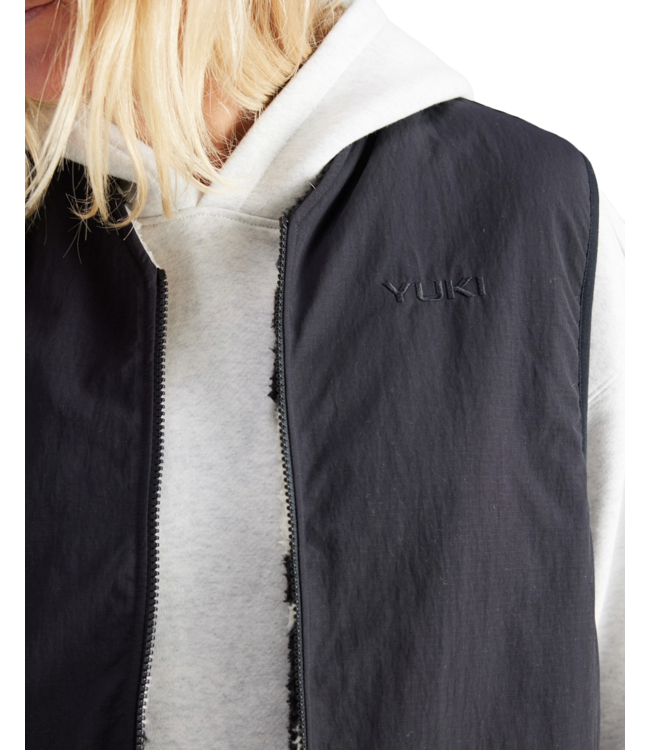 YUKI THREADS CORI REVERSIBLE VEST BLACK 2026
