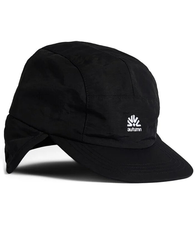 AUTUMN DWR FLAP CAP BLACK 2025