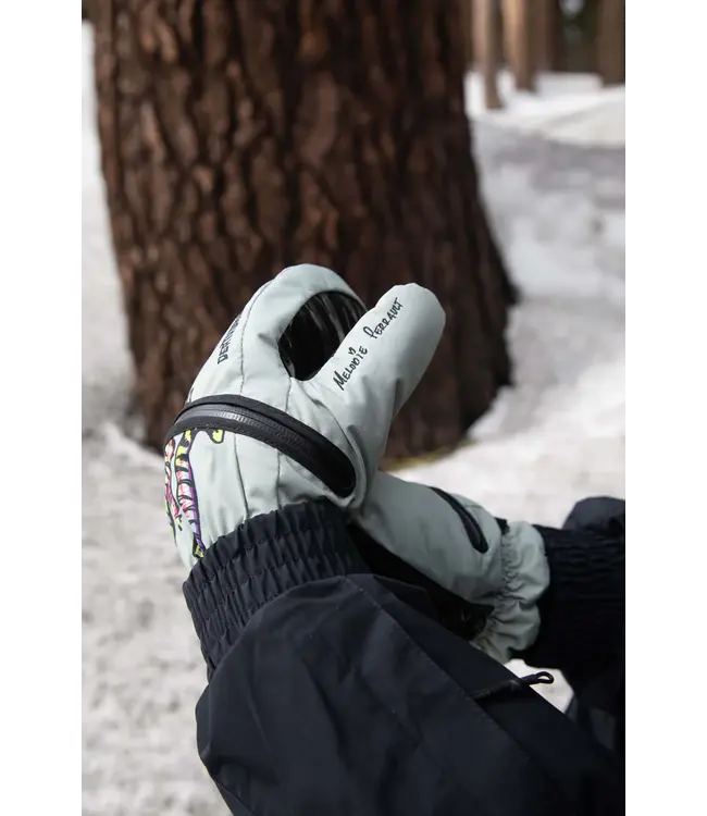 DEATHGRIP MELODIE PERAULT GHOUL MITT MINT 2026