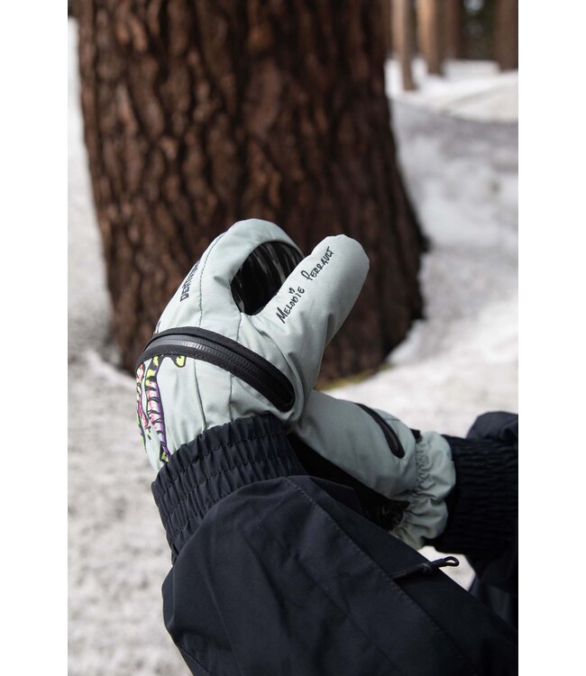 DEATHGRIP MELODIE PERAULT GHOUL MITT MINT 2026