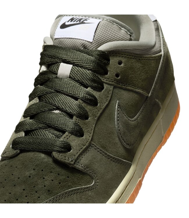 NIKE SB MENS DUNK LOW PRO B SHOES (301) SEQUOIA/SEQUOIA-LIGHT ARMY-WHITE