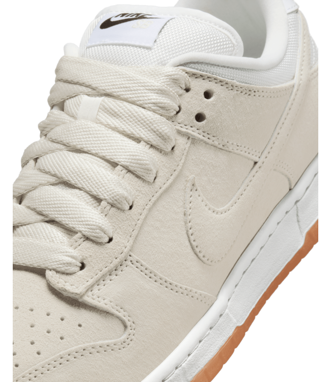 NIKE SB DUNK LOW PRO SHOE (100) PALE IVORY/PALE IVORY-SUMMIT WHITE-WHITE
