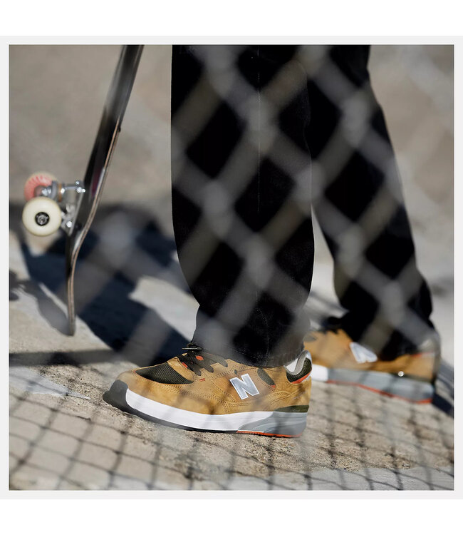 NEW BALANCE MENS REYNOLDS 933 SHOES (MNO) BROWN/GREY