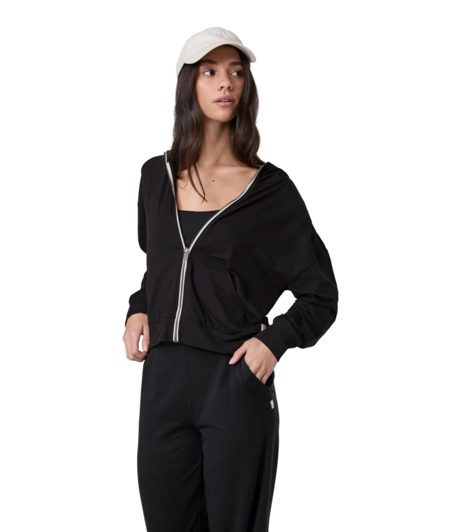 VUORI WOMENS HALO MODERN FULL ZIP HOODIE TRUE BLACK