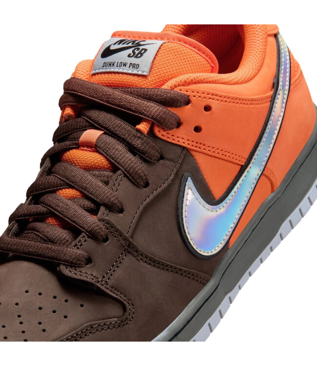 NIKE SB DUNK LOW PRO SHOE (800) SAFETY ORANGE/ WOLF GREY