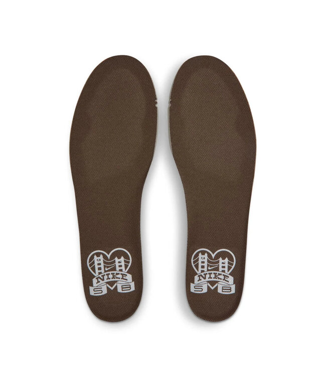 NIKE SB DUNK LOW PRO SHOE (800) SAFETY ORANGE/ WOLF GREY