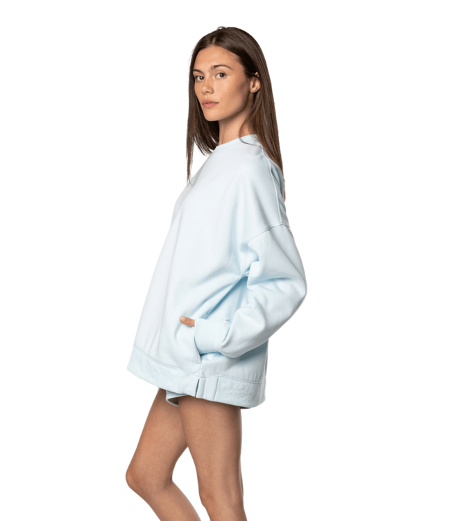 TEAMLTD WOMENS OVERSIZED CREW SWEATER ICE BLUE