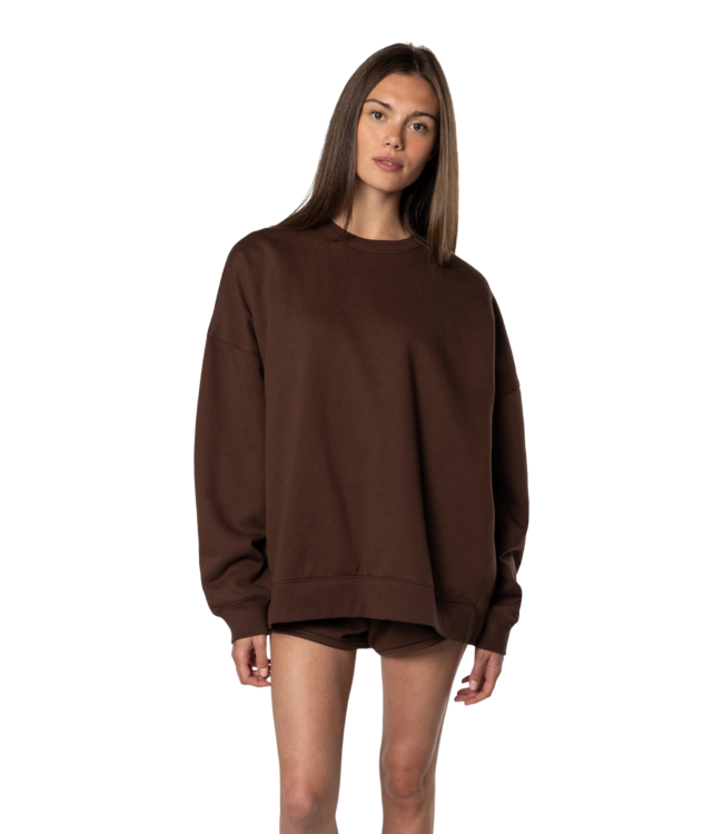 TEAMLTD WOMENS OVERSIZED CREW SWEATER DARK BROWN