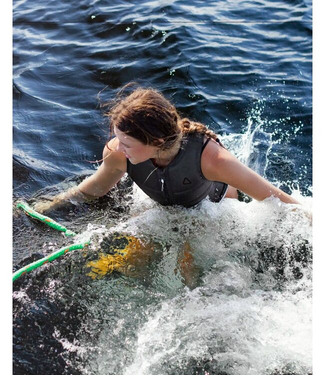 FOLLOW WOMENS CORP VEST BLACK 2026