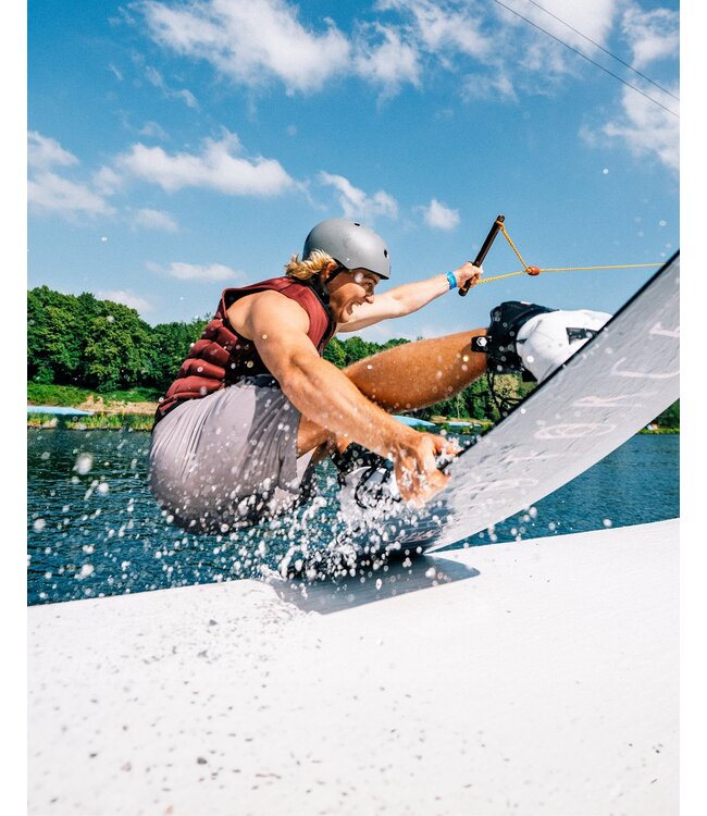 FOLLOW MENS TOTAL VEST MAROON 2026