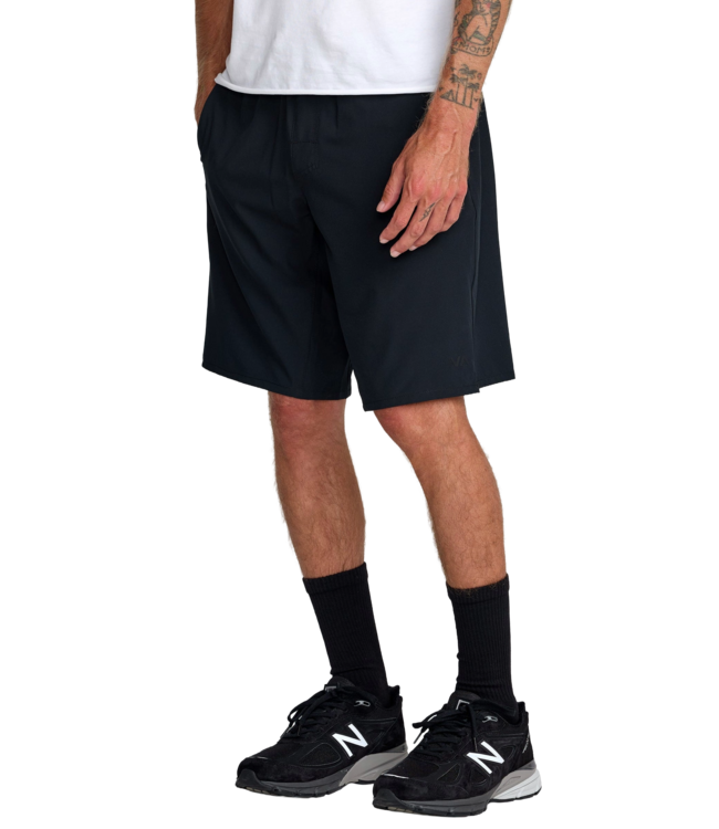 RVCA MENS YOGGER LONG SHORT BLACK