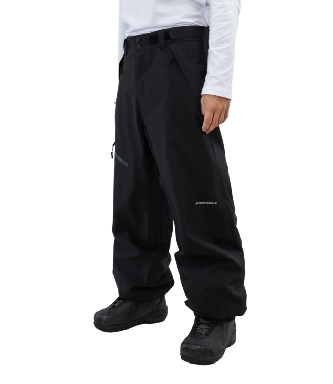 BEYOND MEDALS X PANT BLACK 2026