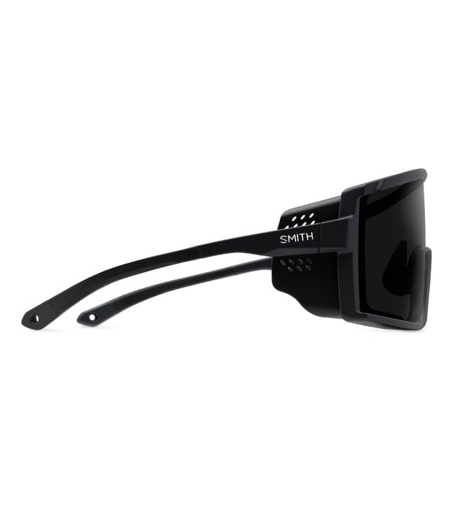 SMITH PURSUIT MATTE BLACK SUNGLASSES W/ PC CHROMAPOP BLACK