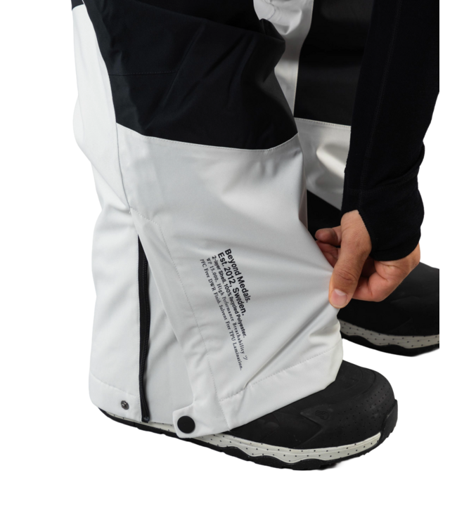 BEYOND MEDALS ZIP PANT 2L GREY 2026