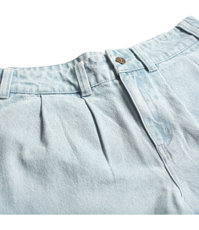 THEORIES MENS BELVEDERE PLEATED DENIM LIGHTWASH