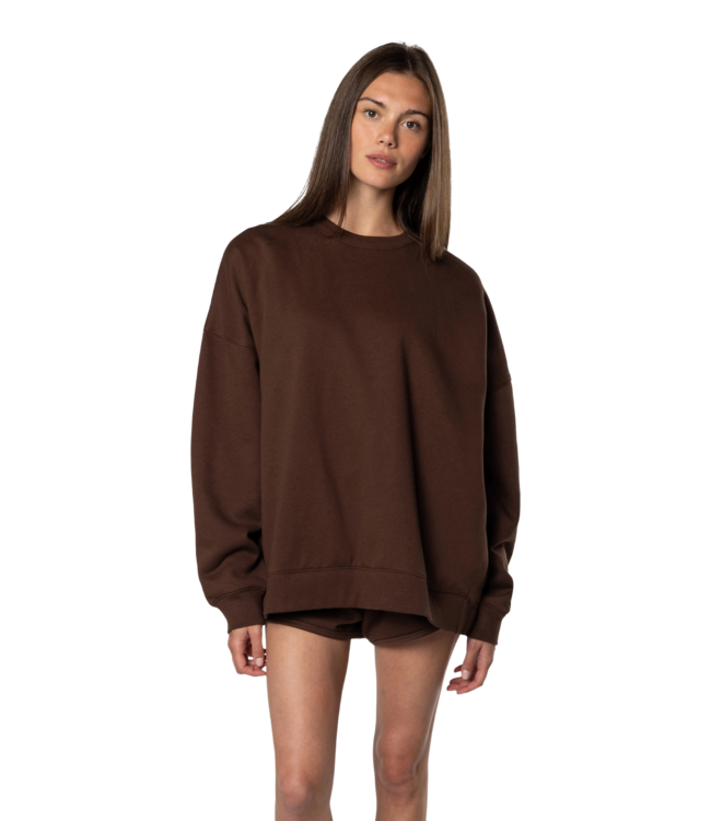 TEAMLTD WOMENS OVERSIZED CREW SWEATER DARK BROWN