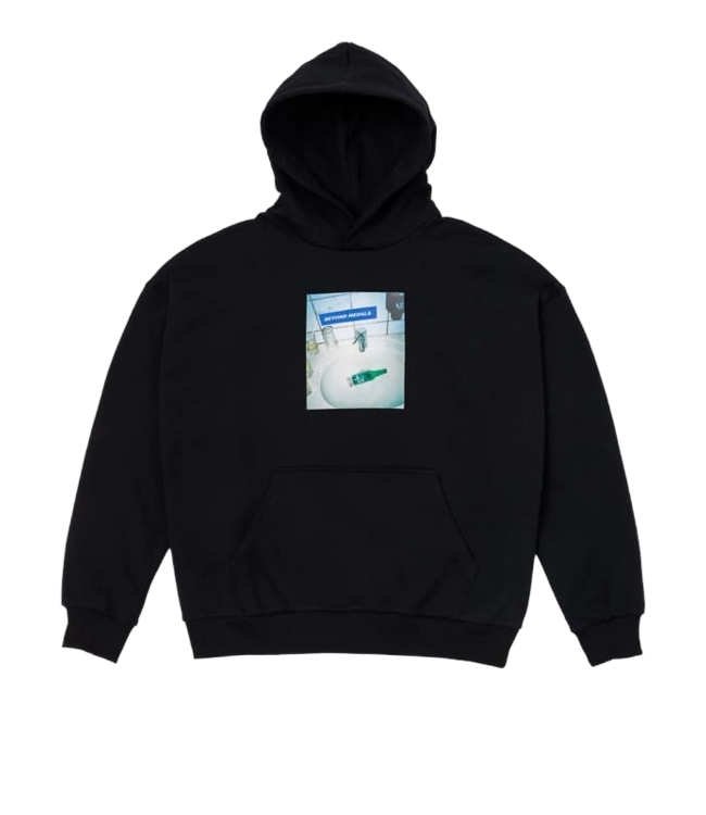 BEYOND MEDALS BOTTLE PULLOVER HOODIE BLACK