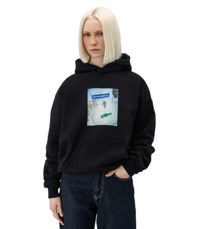 BEYOND MEDALS BOTTLE PULLOVER HOODIE BLACK