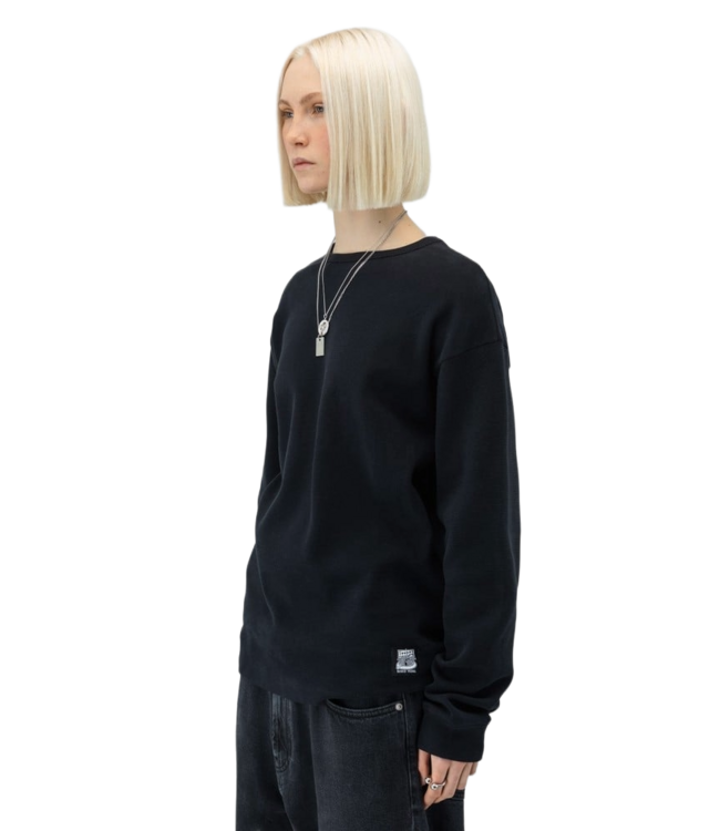 BEYOND MEDALS BAEKKEL WAFFLE LONG SLEEVE TEE BLACK