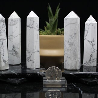 White Howlite (Magnesite) Tower Point Generator - Medium (3-4")