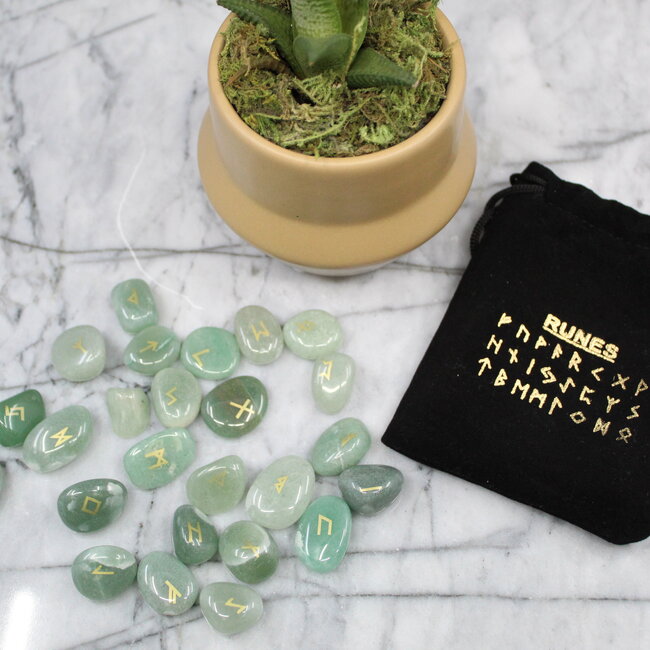 Mini Runes-Green Aventurine & Velvet Bag