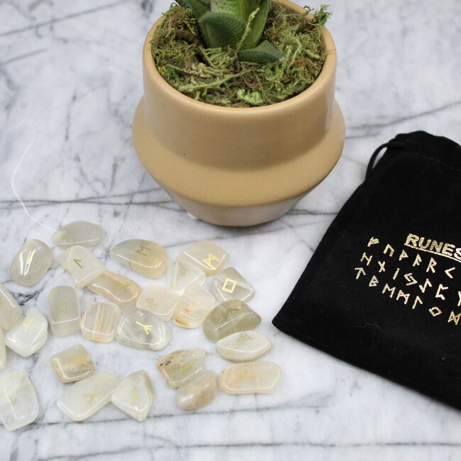 Mini Runes-Moonstone & Velvet Bag