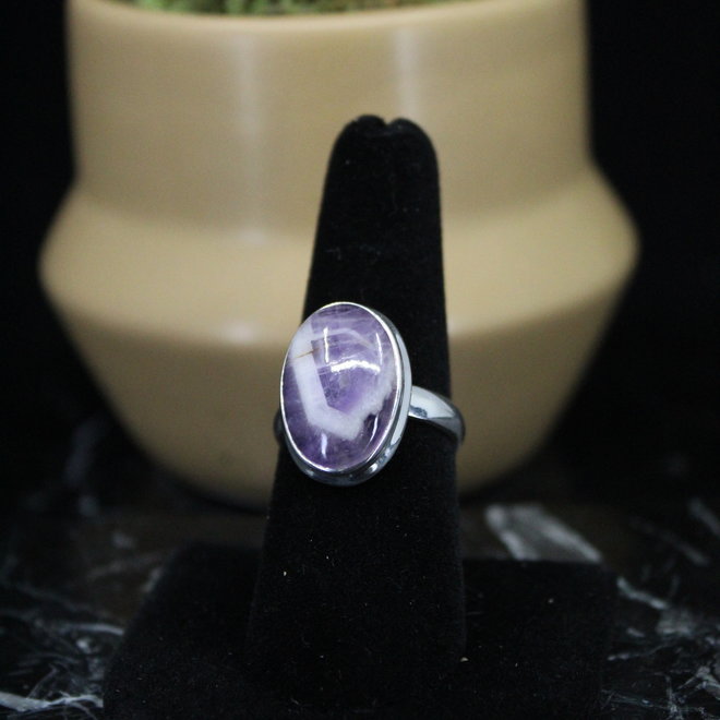 Chevron Amethyst Ring - Size 8 - Sterling Silver Oval
