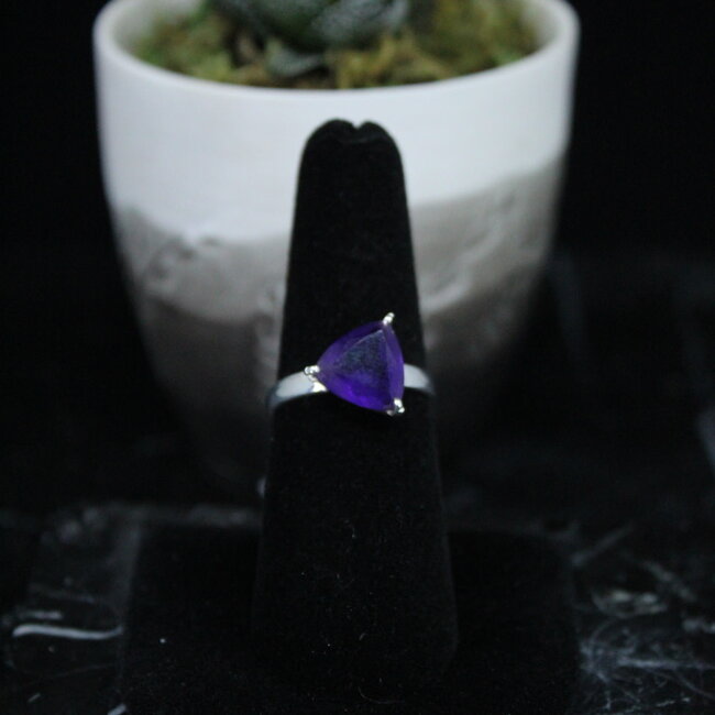 Amethyst Ring - Size 7 - Sterling Silver Triangle