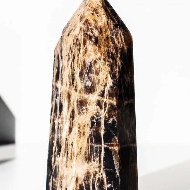 Black Moonstone Tower Point Generator - Medium (2 - 4")