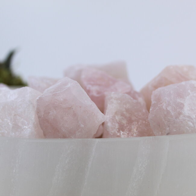 Rose Quartz - Medium Rough Raw Natural