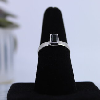 Chrome Diopside Ring-Size 8 Rectangle Faceted Bezel (Emerald Cut)Sterling Silver
