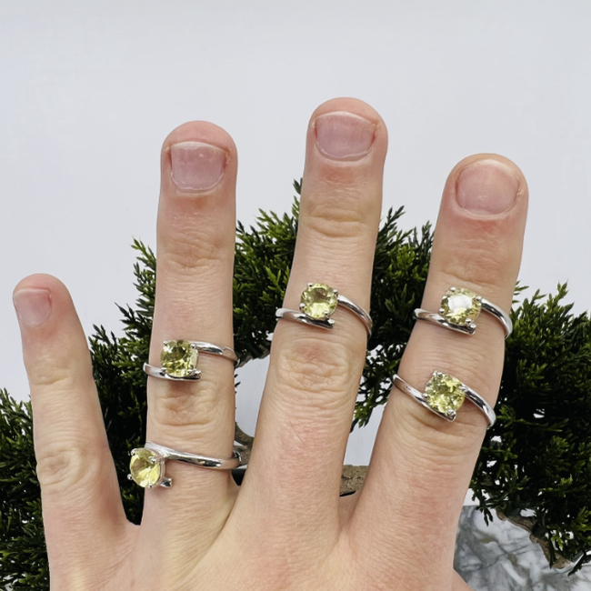 Lemon Quartz Ring - Size 6 Round Faceted - Sterling Silver