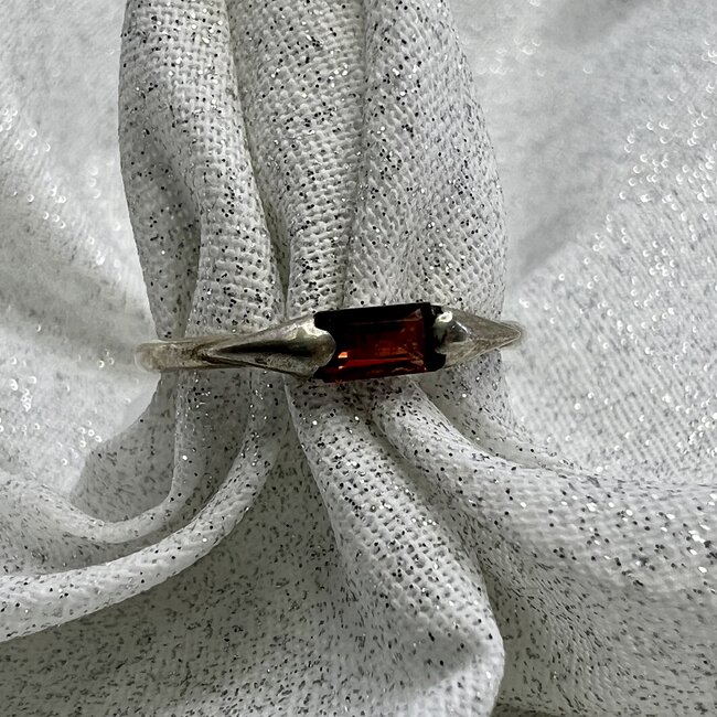 Red Garnet Ring-Size 8 Faceted Rectangle Flush (Emerald Cut)-Sterling Silver