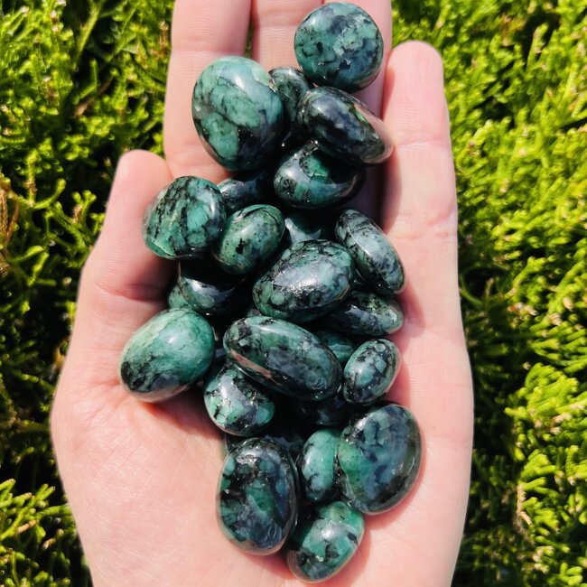 Emerald - Tumbled (AAA Grade) Smooth