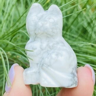 White Howlite (Magnesite) Sitting Cats Kitten Kitty - Small 1" Carving Animal Figurine