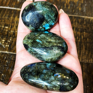Labradorite Palm Pillow Pocket Stone - Large Galletts