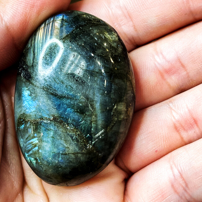 Labradorite Palm Pillow Pocket Stone - Large Galletts