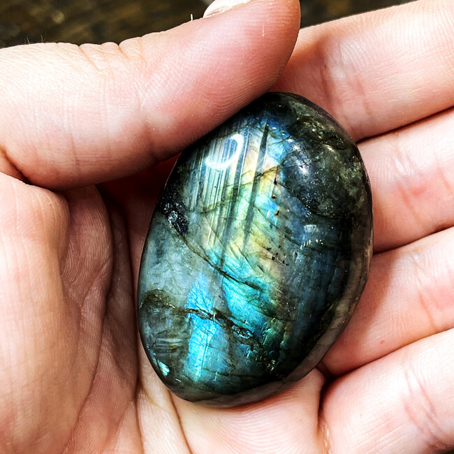 Labradorite Palm Pillow Pocket Stone - Large Galletts