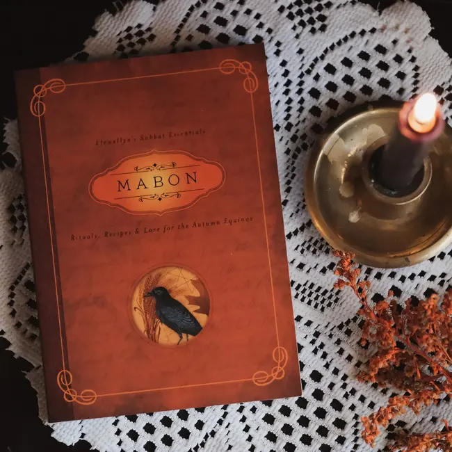 Llewellyn's Sabbat Essentials - Mabon Book