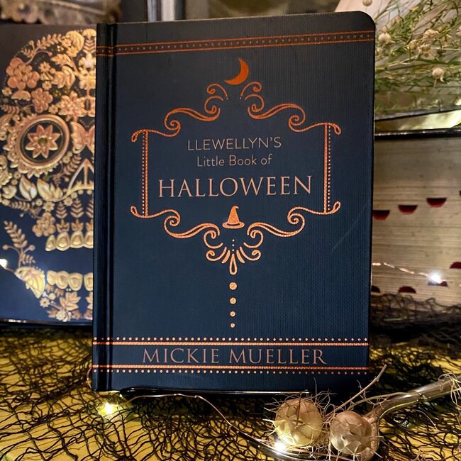 Llewellyn's Little Book of Halloween