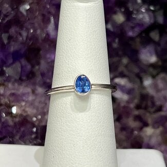 Blue Kyanite Rings - Size 7 Oval Faceted Bezel - Sterling Silver
