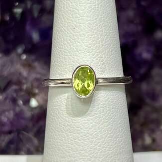 Peridot Ring - Size 6 Faceted Oval - Sterling Silver