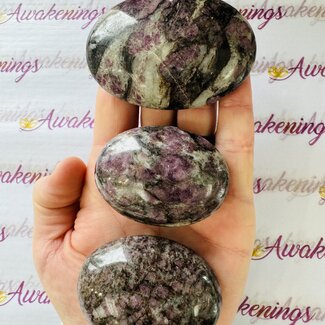 Red Spinel Palm Pillow Stone
