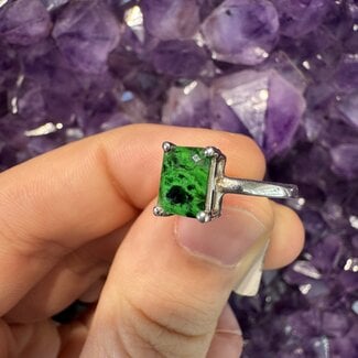 Maw Sit Sit Ring Size 6.75 - Faceted