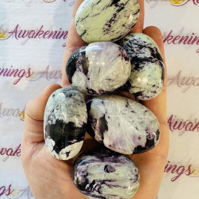 Kammererite Palm Pillow Pocket Stone