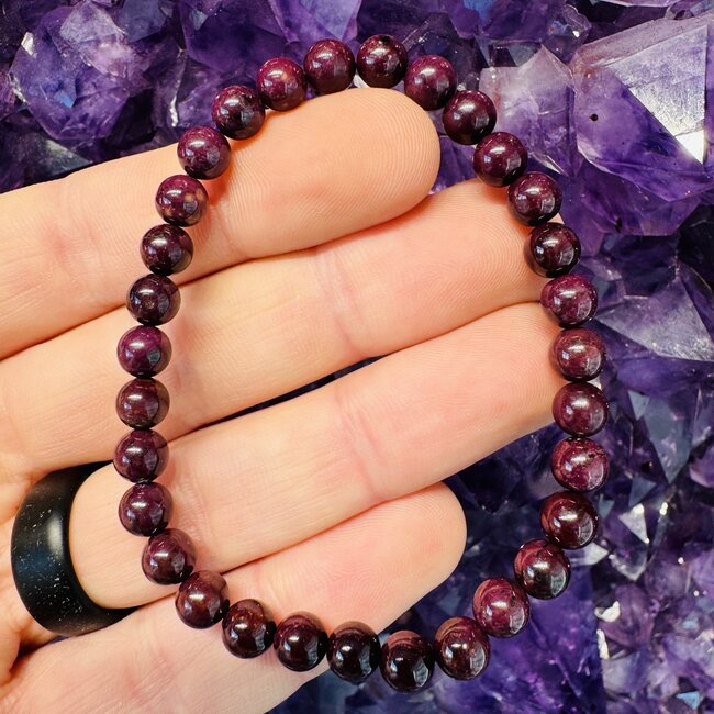 Sugilite Bracelet (Famous Wessels Mine) 5.5mm