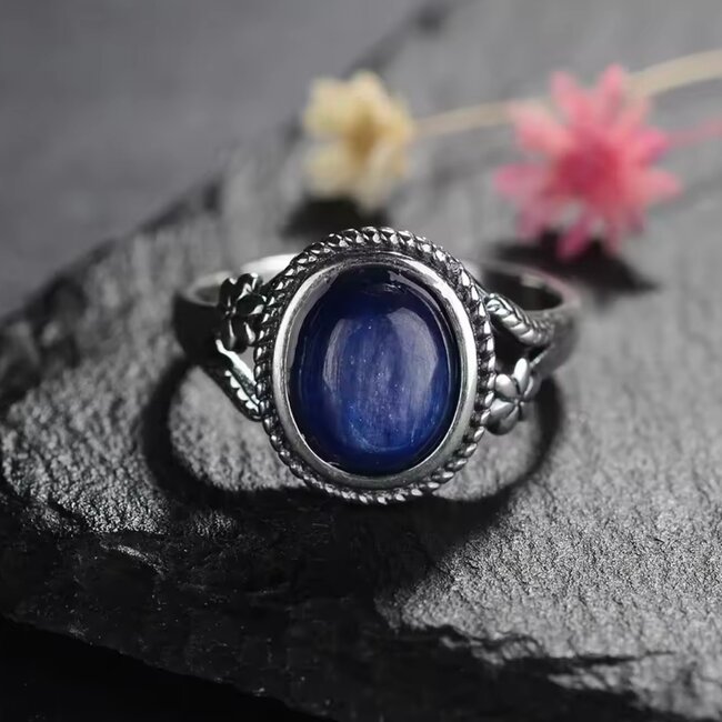 Blue Cats Cat's Rings - Size 8 Oval Floral - Sterling Silver .925
