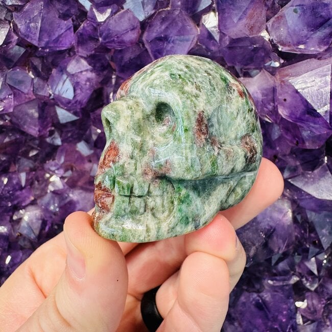 Eclogite Skull - 2"