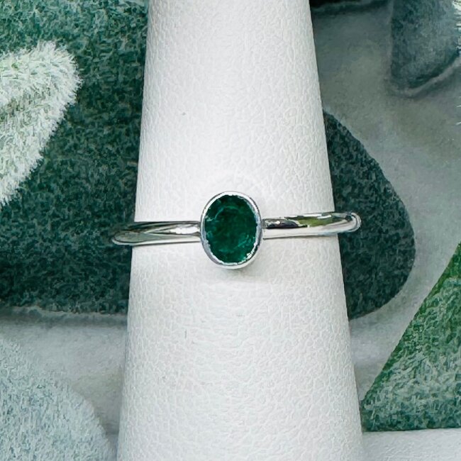 Emerald Rings - Size 6 Oval Faceted Bezel Set - Sterling Silver