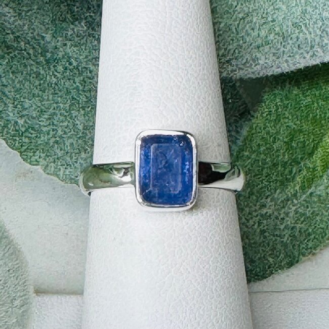 Tanzanite Rings - Size 7 Rectangle (Emerald Cut Faceted) Bezel Set - Sterling Silver